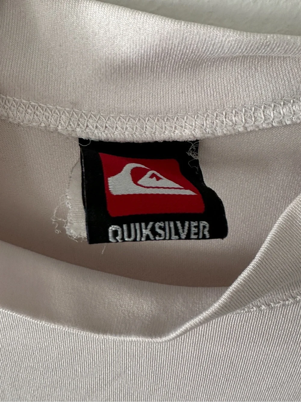 Quicksilver Off White Short Sleeve Rash Guard Surf Tee No Size Tag Est. Size Men